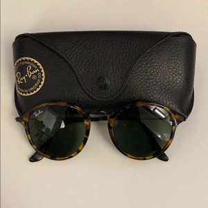 Ray Ban Round Fleck Sunglasses
